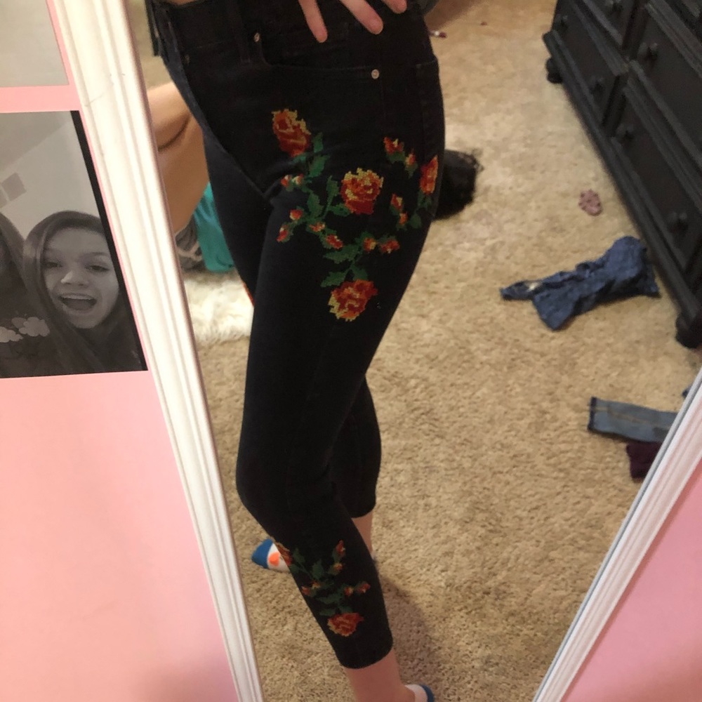 Embroidered black jeans